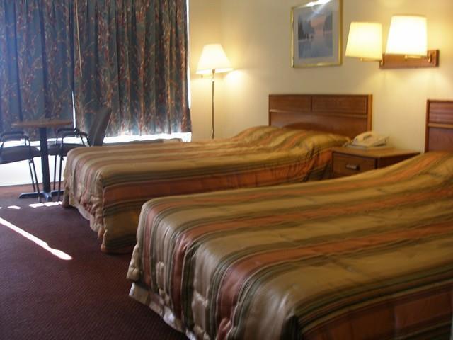 Scottish Inn Henderson Ruang foto